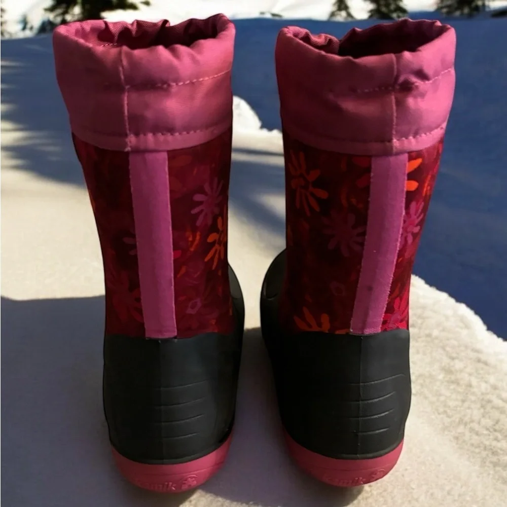 Kamik Stormin 2 Pentaswirl Snow Boots in Magenta. Girls size 4.